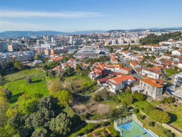 Prédio para Venda em Lomar e Arcos