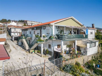 Prédio para Venda em Lomar e Arcos