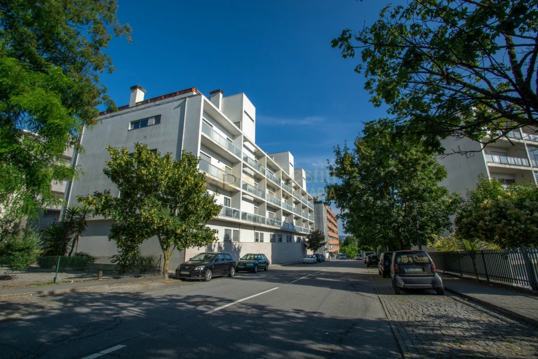 Apartamento T2 para Arrendamento em Fermentões Foto 1