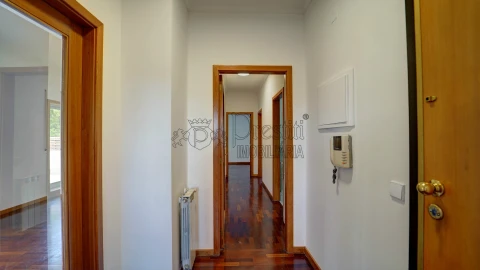 Apartamento T2 para Arrendamento em Fermentões