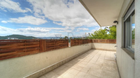 Apartamento T2 para Arrendamento em Fermentões