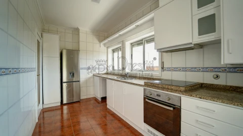 Apartamento T2 para Arrendamento em Fermentões