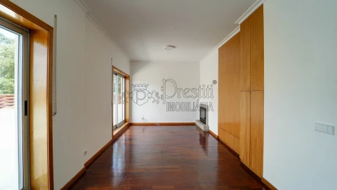 Apartamento T2 para Arrendamento em Fermentões