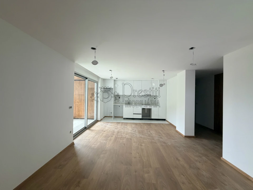 Apartamento T2 para Arrendamento em Urgezes Foto 3