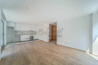 Apartamento T2 para Arrendamento em Urgezes