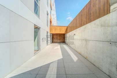 Apartamento T2 para Arrendamento em Urgezes