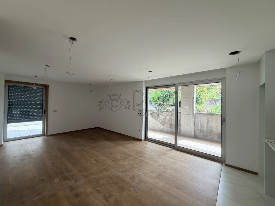 Apartamento T2 para Arrendamento em Urgezes Foto 4