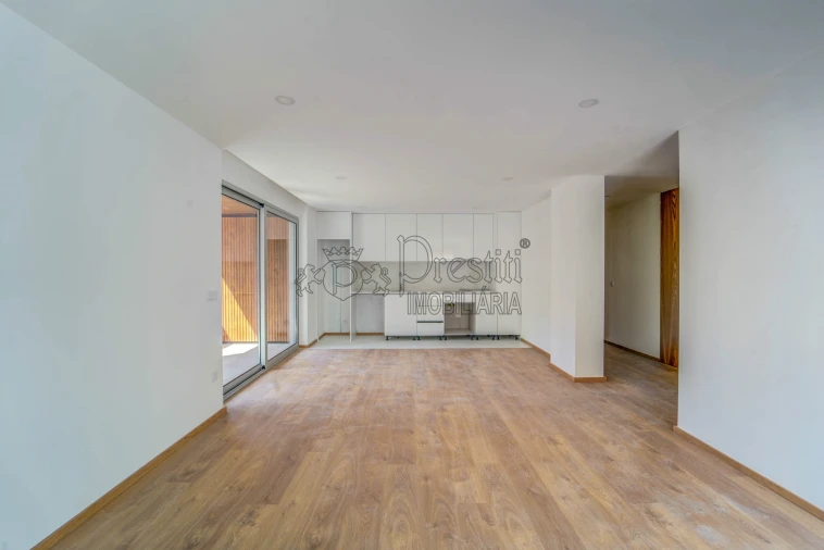 Apartamento T2 para Arrendamento em Urgezes Foto 2