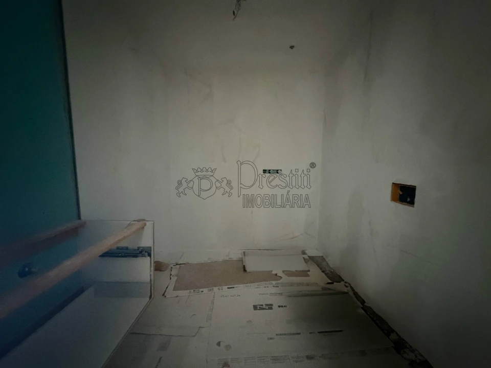 Apartamento T2 para Arrendamento em Urgezes Foto 11