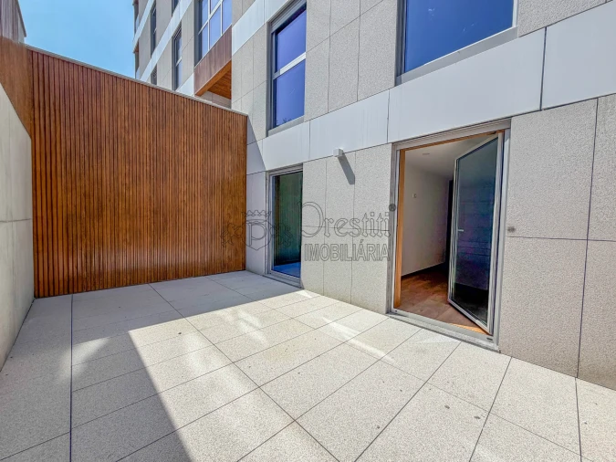Apartamento T2 para Arrendamento em Urgezes Foto 7