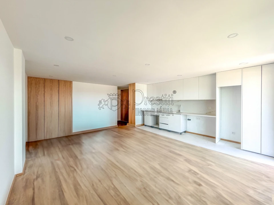 Apartamento T2 para Arrendamento em Urgezes Foto 1