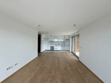 Apartamento T2 para Arrendamento em Urgezes