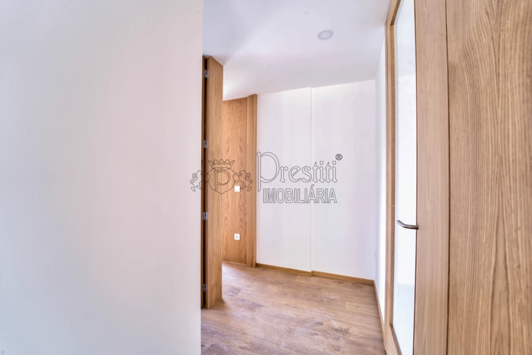Apartamento T2 para Arrendamento em Urgezes Foto 5