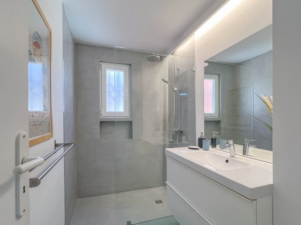 Apartamento T1 para Venda em Quarteira Foto 7