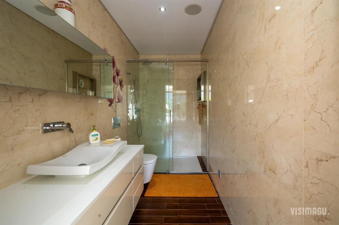 Moradia T6 para Venda em Vale Foto 32