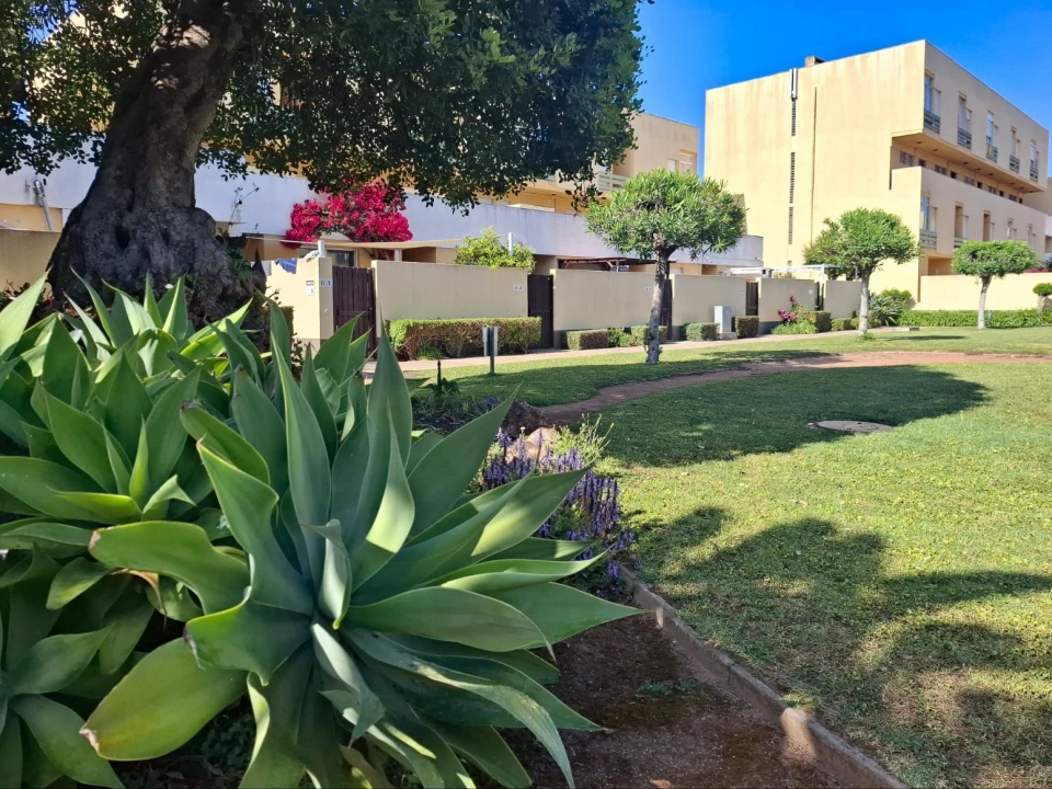 Apartamento T2 para Venda em Quarteira Foto 37