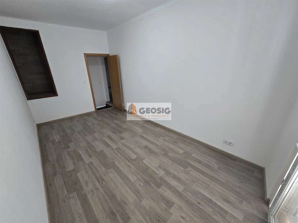 Moradia T4 para Venda em Almodôvar e Graça dos Padrões Foto 13