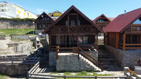 Moradia T4 para Venda em Cortes do Meio