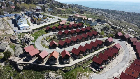 Moradia T4 para Venda em Cortes do Meio