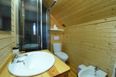 Moradia T4 para Venda em Cortes do Meio