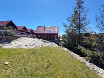 Moradia T4 para Venda em Cortes do Meio