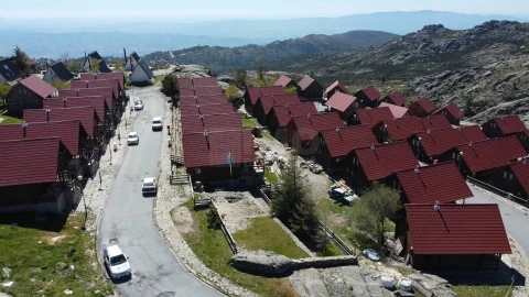 Moradia T4 para Venda em Cortes do Meio