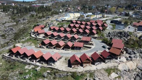 Moradia T4 para Venda em Cortes do Meio