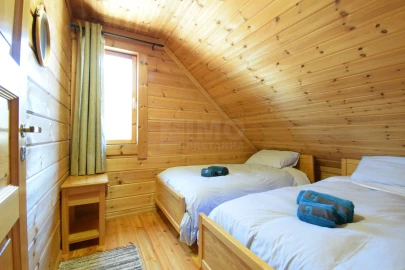 Moradia T4 para Venda em Cortes do Meio