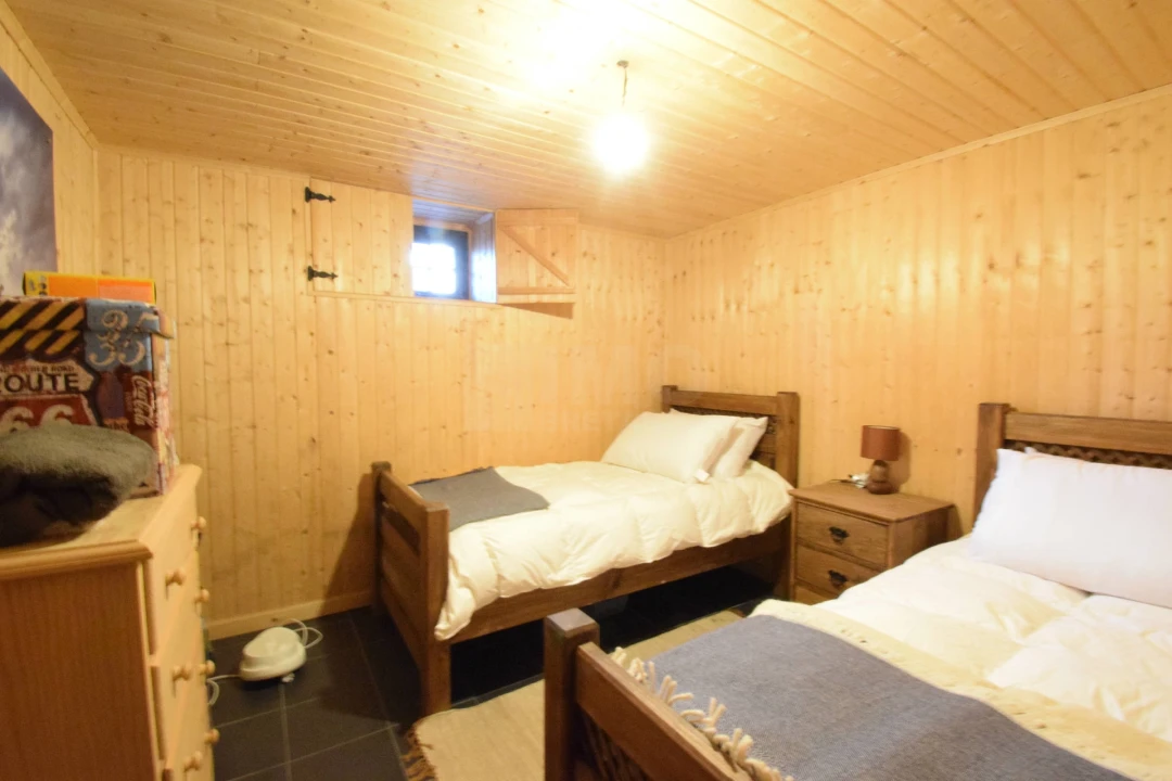 Moradia T4 para Venda em Cortes do Meio Foto 39