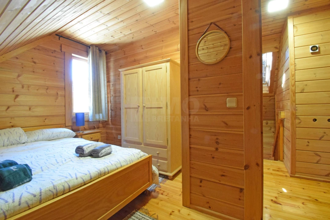 Moradia T4 para Venda em Cortes do Meio Foto 30