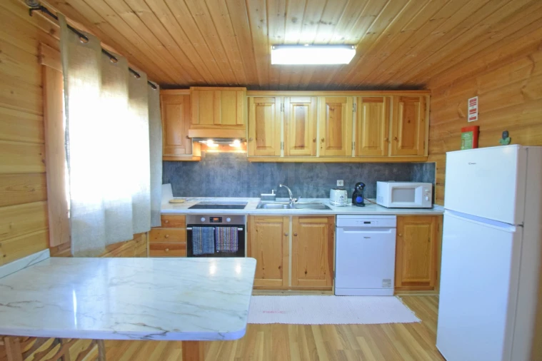 Moradia T4 para Venda em Cortes do Meio Foto 10