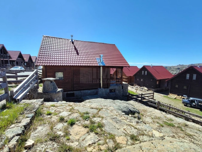 Moradia T4 para Venda em Cortes do Meio Foto 42