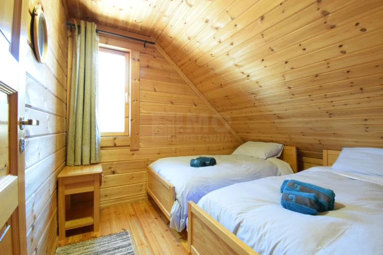 Moradia T4 para Venda em Cortes do Meio Foto 22