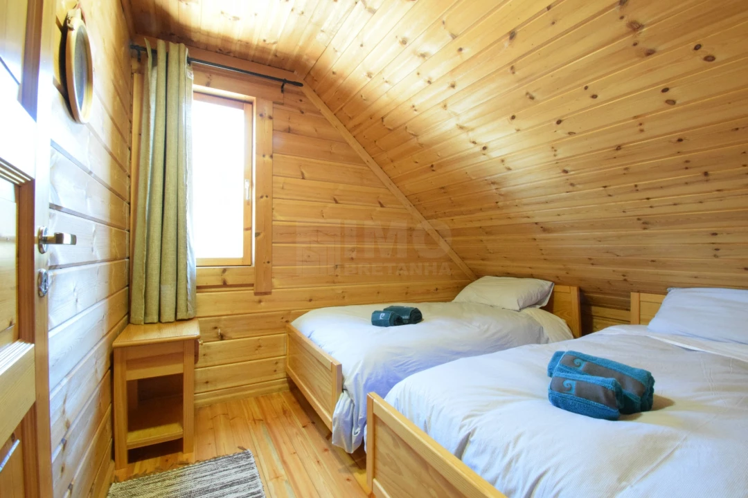 Moradia T4 para Venda em Cortes do Meio Foto 22