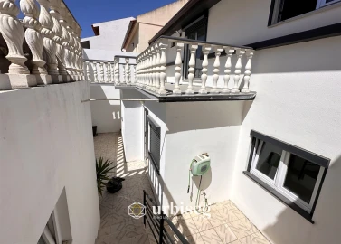 Moradia T5 para Venda em São Pedro