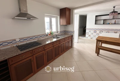 Moradia T5 para Venda em São Pedro