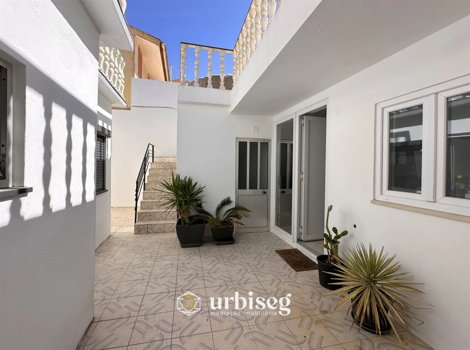 Moradia T5 para Venda em São Pedro Foto 2