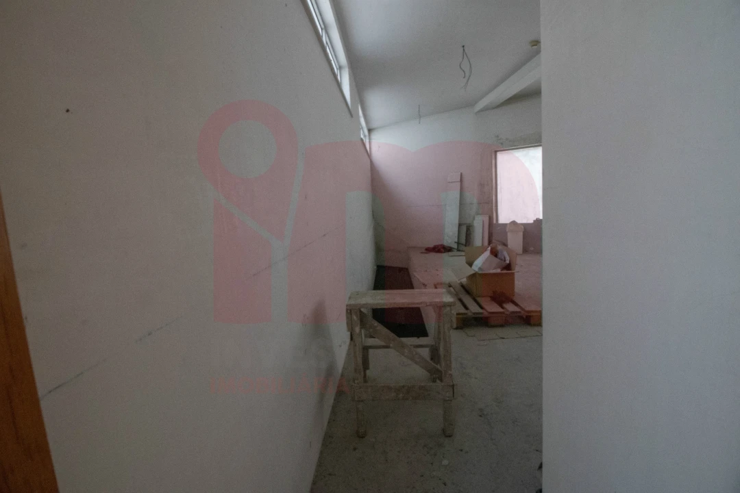 Loja para Venda em São Tomé de Negrelos Foto 8