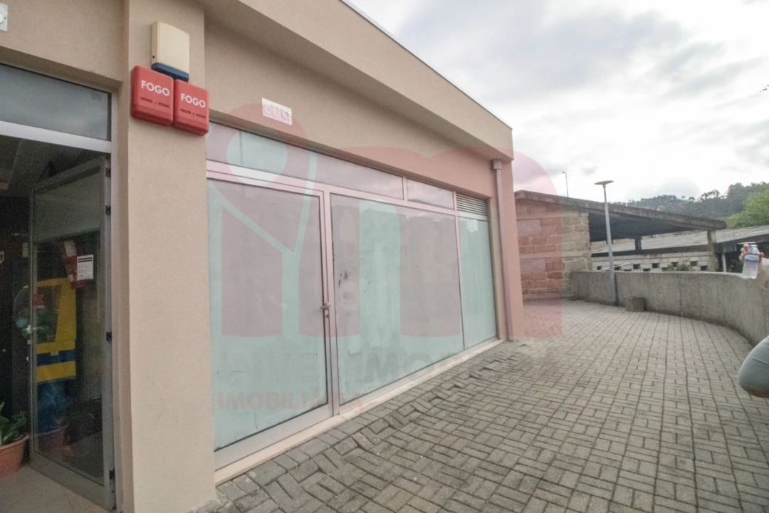 Loja para Venda em São Tomé de Negrelos Foto 10