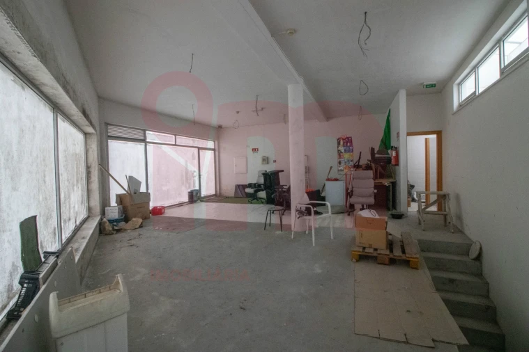 Loja para Venda em São Tomé de Negrelos Foto 4