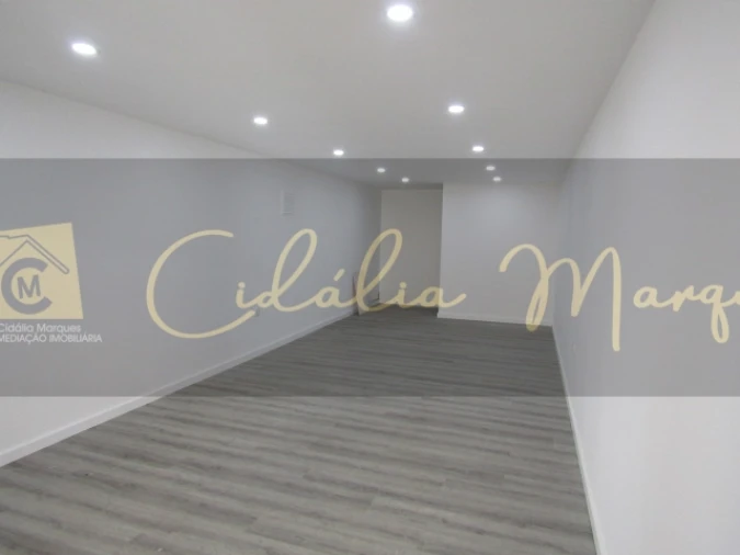 Loja para Arrendamento em Viseu Foto 2