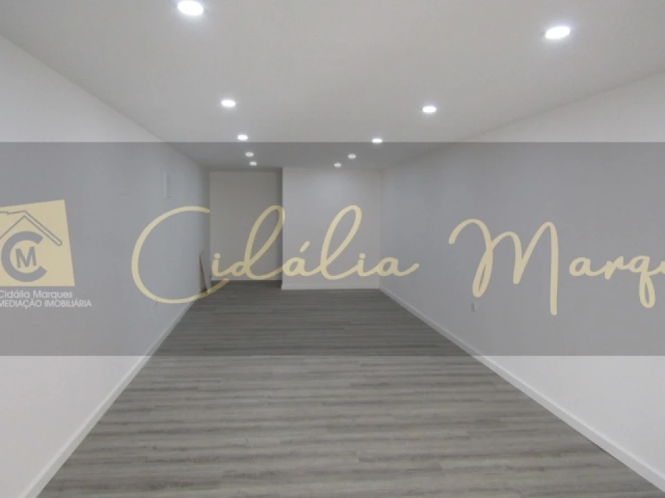 Loja para Arrendamento em Viseu Foto 1