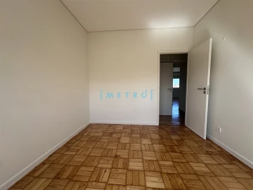 Apartamento T3 para Arrendamento em Aldoar, Foz do Douro e Nevogilde