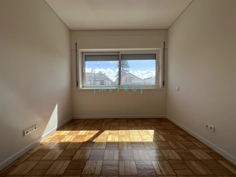 Apartamento T3 para Arrendamento em Aldoar, Foz do Douro e Nevogilde Foto 7