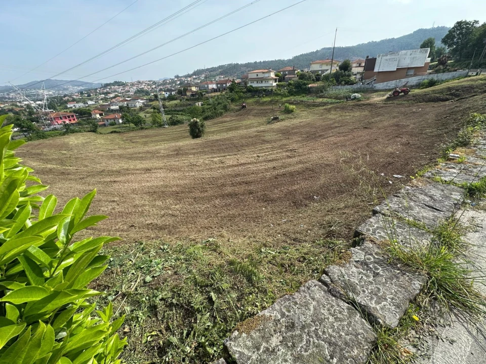 Terreno para Venda em São Tomé de Negrelos Foto 3