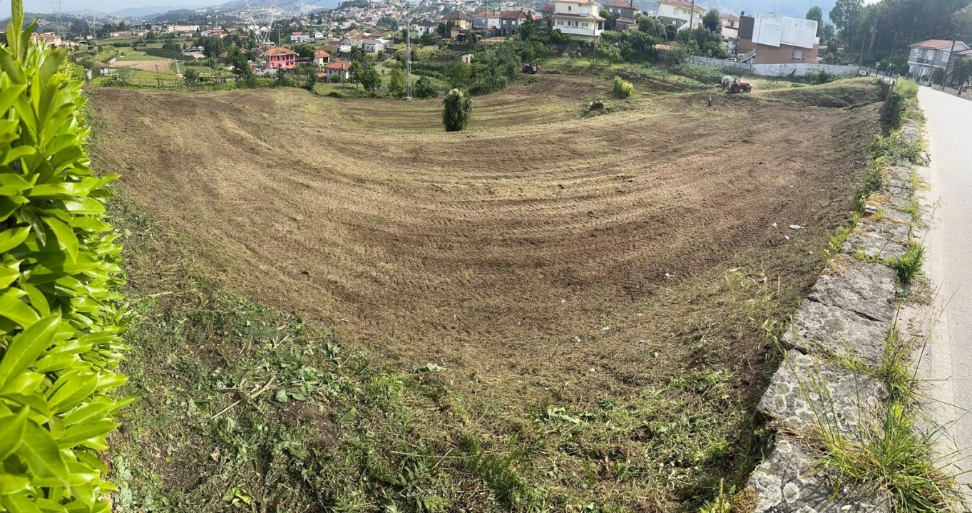 Terreno para Venda em São Tomé de Negrelos Foto 7