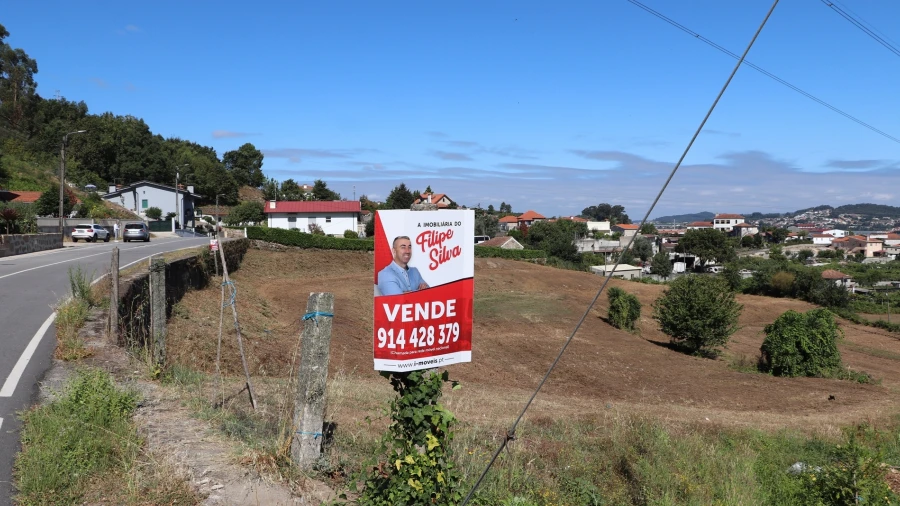 Terreno para Venda em São Tomé de Negrelos