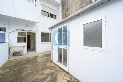 Apartamento T2 para Arrendamento em Pedrouços