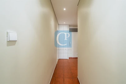 Apartamento T2 para Arrendamento em Pedrouços