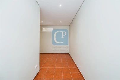 Apartamento T2 para Arrendamento em Pedrouços